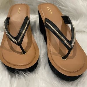 Aldo wedge flip flop size 7